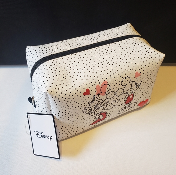 Disney Mickey and Minnie Love Valentine's Cosmetic Toiletries Bag - Picture 2 of 6